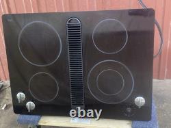 30 Jenn-air JED8430BDB 4-Burner Electric Cooktop Downdraft Vent Radiant Black