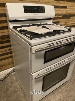 Jenn Air White Dual-Fuel Freestanding Pizza Double Oven Gas Convection Range