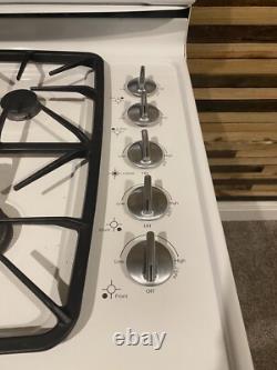 Jenn Air White Dual-Fuel Freestanding Pizza Double Oven Gas Convection Range